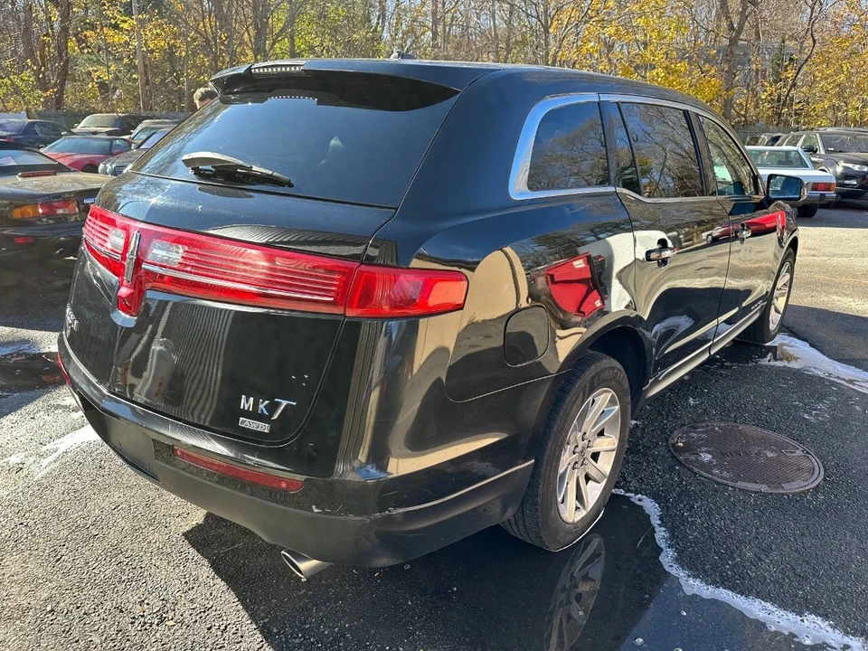 2018 Lincoln MKT - Image 3 of 11