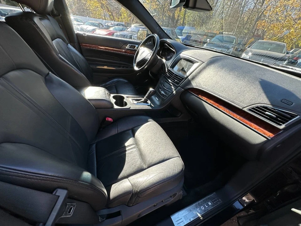 2018 Lincoln MKT - Image 6 of 11