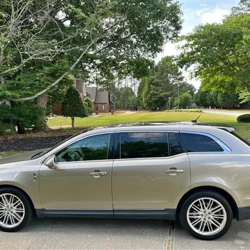 2018 Lincoln MKT Reserve Sport Utility 4D