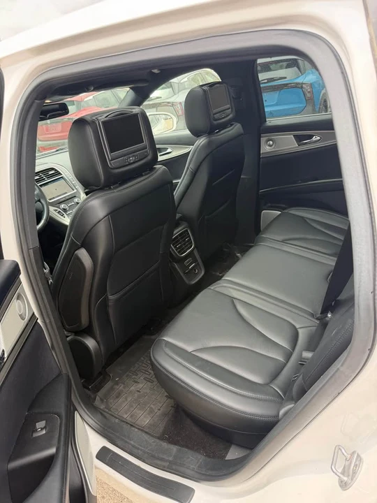 2018 Lincoln MKX - Image 10 of 12