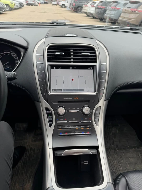 2018 Lincoln MKX - Image 9 of 12