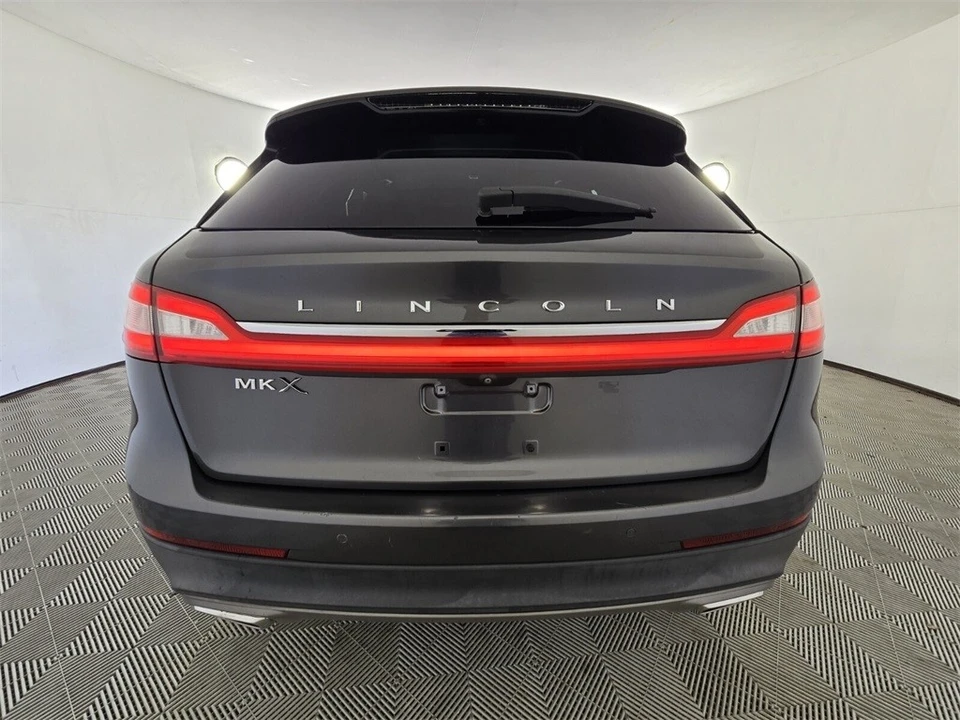 2018 Lincoln MKX - Image 11 of 12