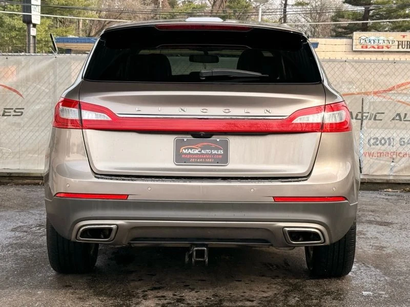 2018 Lincoln MKX - Image 10 of 12