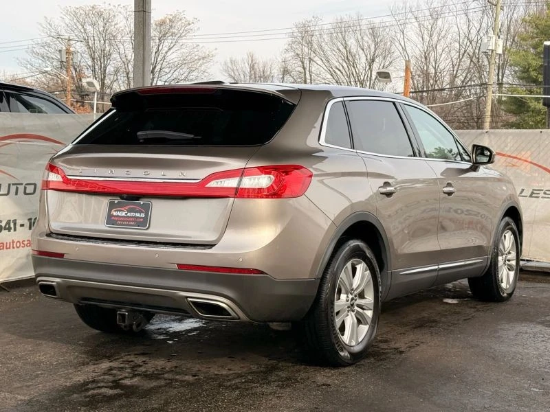 2018 Lincoln MKX - Image 9 of 12