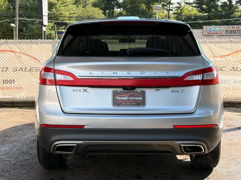 2018 Lincoln MKX - Image 10 of 12