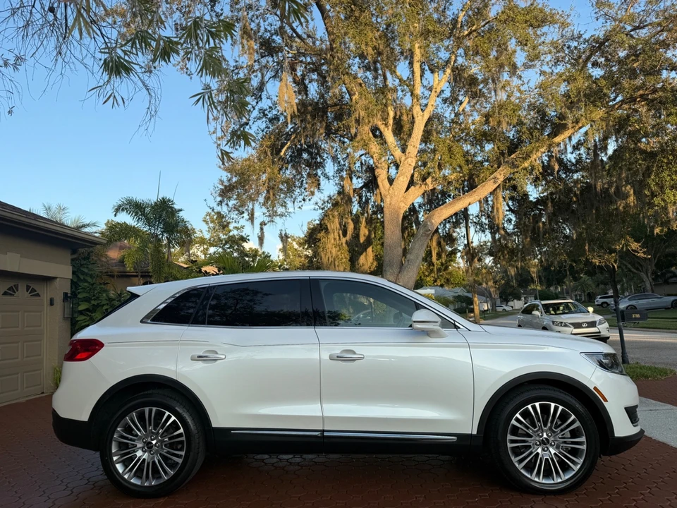 2018 Lincoln MKX - Image 2 of 21