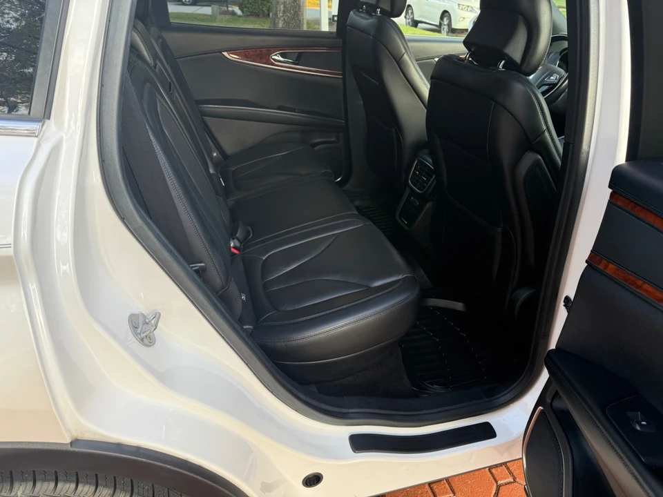 2018 Lincoln MKX - Image 13 of 21