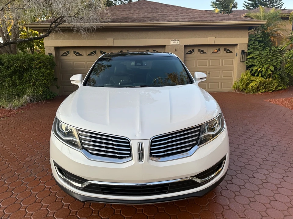 2018 Lincoln MKX - Image 9 of 21