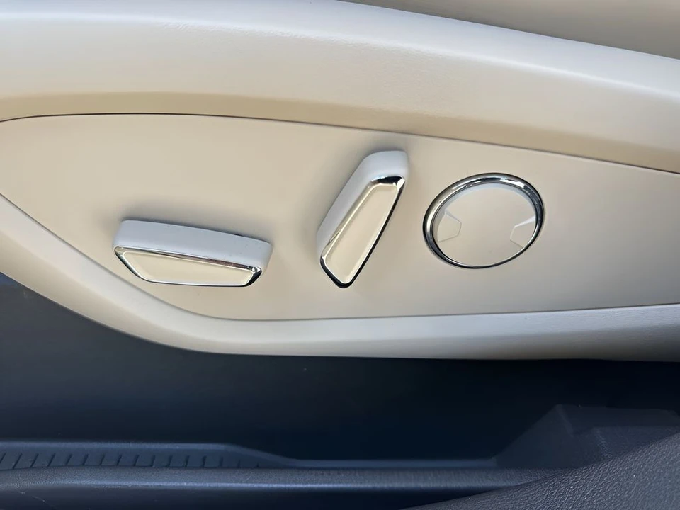 2018 Lincoln MKX - Image 10 of 12