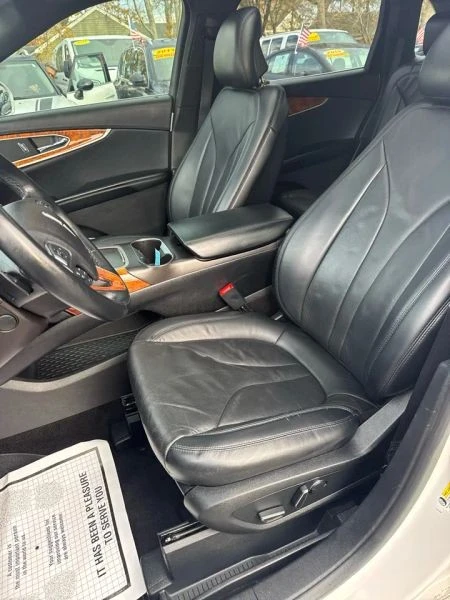 2018 Lincoln MKX - Image 11 of 12