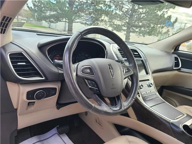 2018 Lincoln MKX - Image 9 of 12