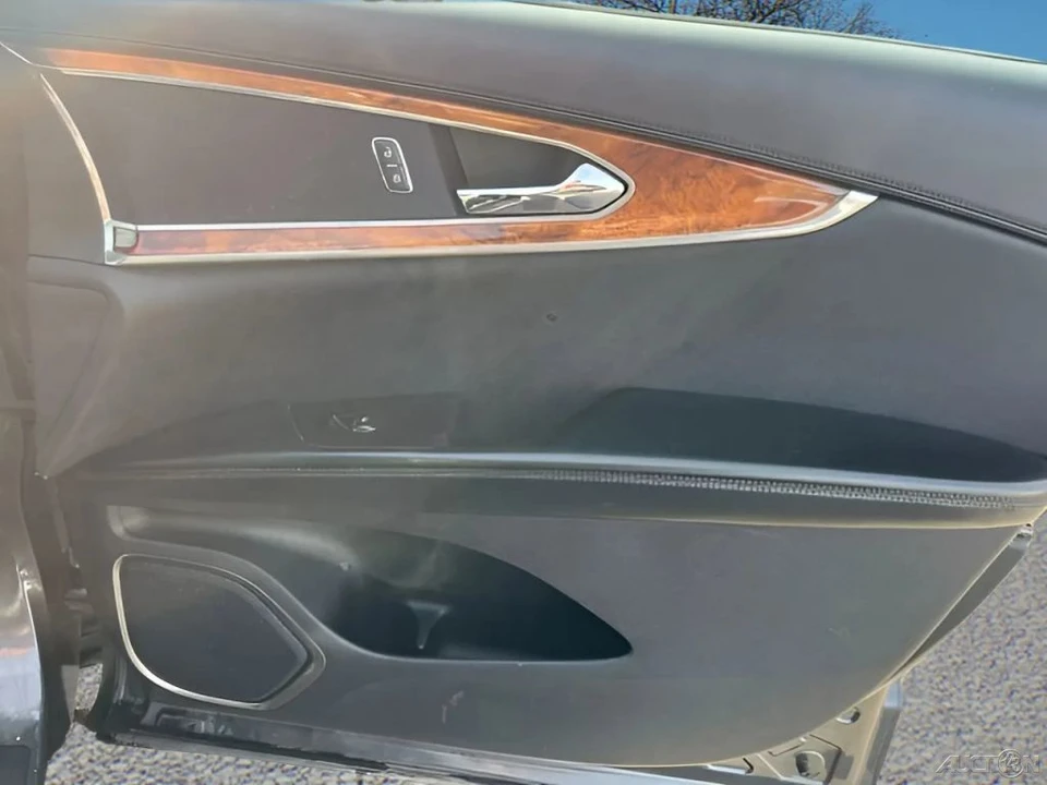 2018 Lincoln MKX - Image 17 of 21