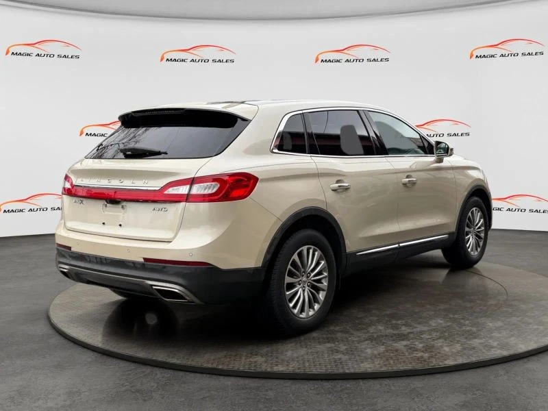 2018 Lincoln MKX - Image 8 of 12