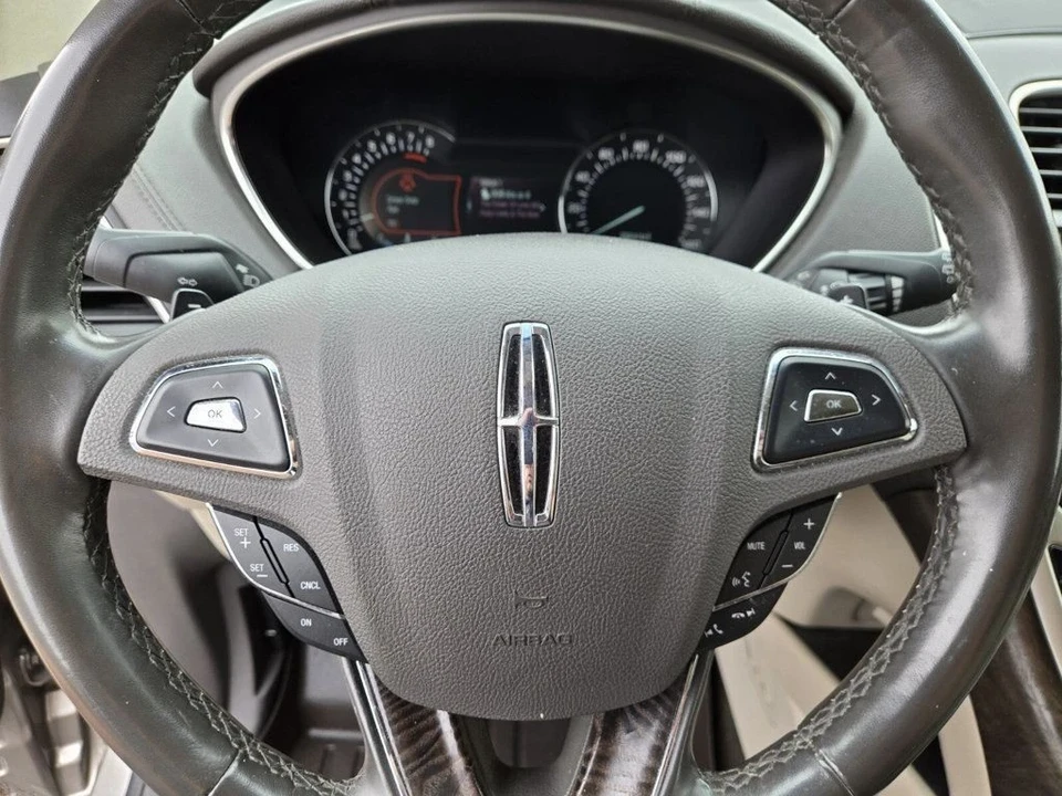 2018 Lincoln MKX - Image 18 of 21