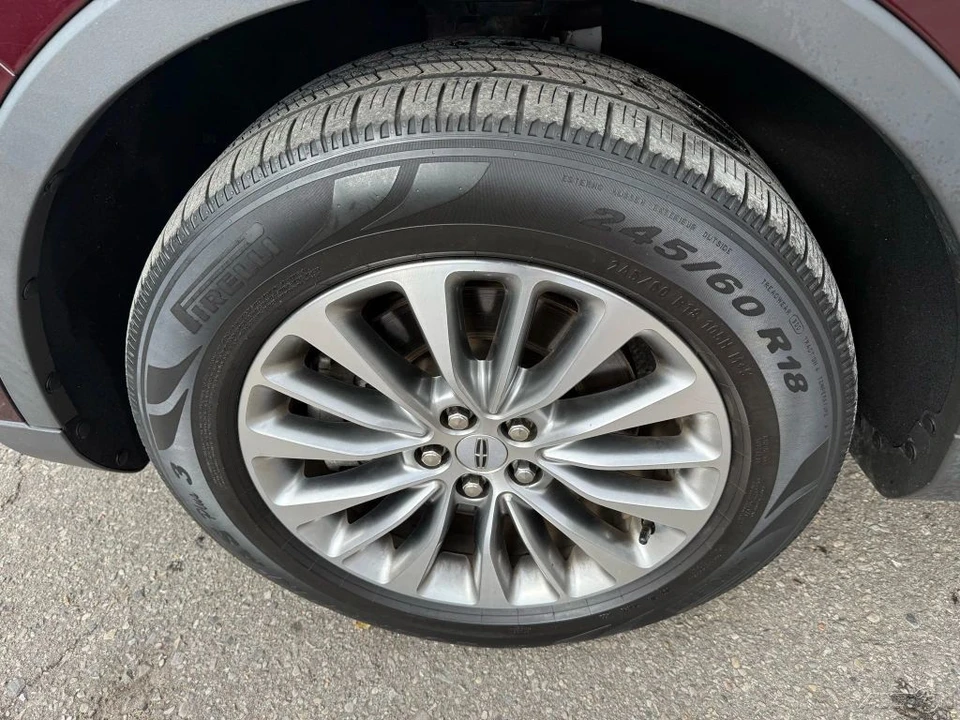 2018 Lincoln MKX - Image 9 of 12