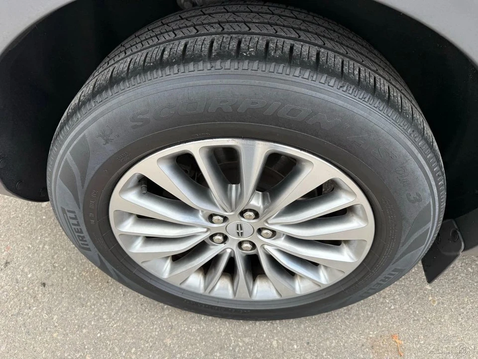 2018 Lincoln MKX - Image 11 of 12
