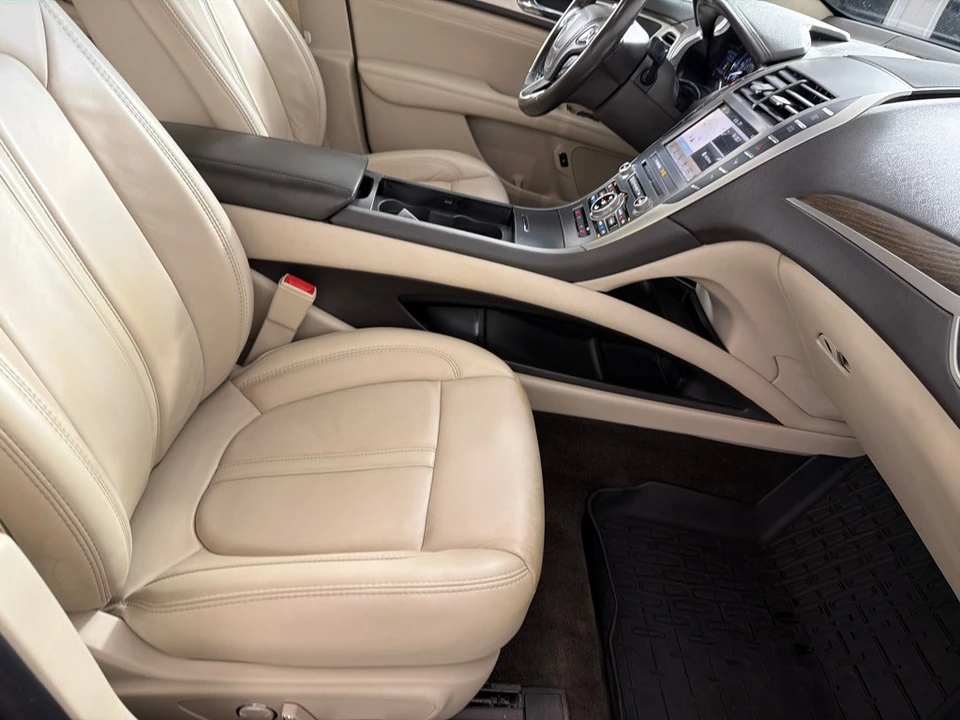 2018 Lincoln MKZ - Image 22 of 25