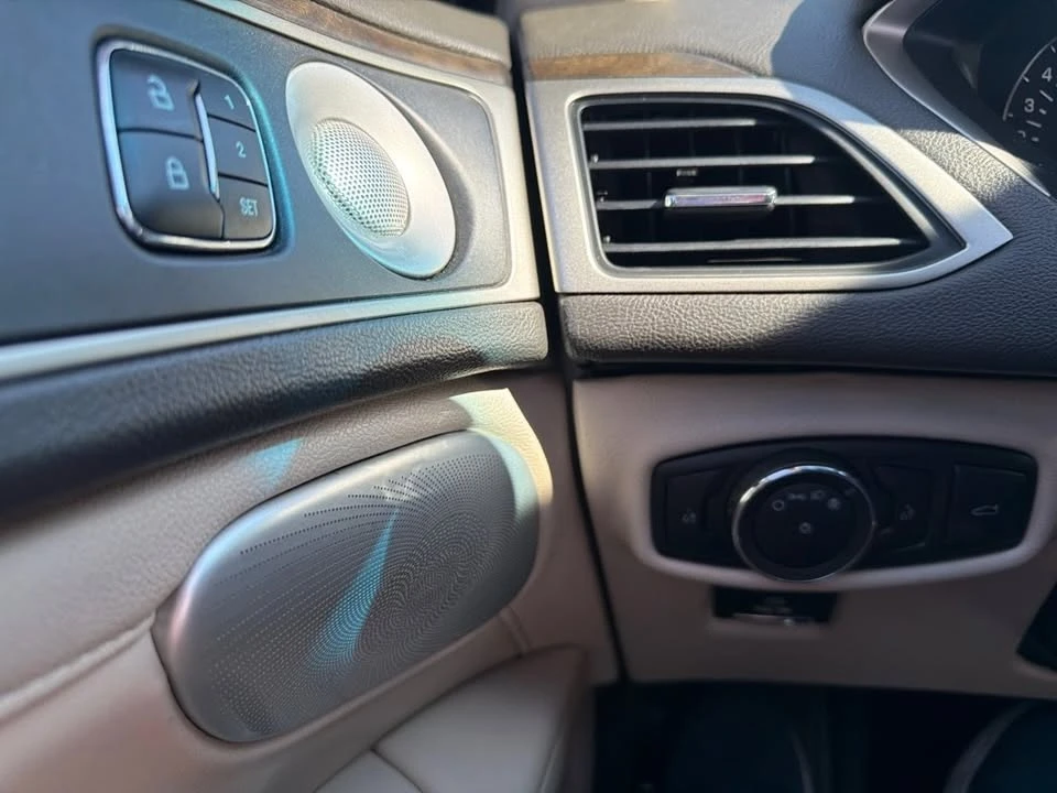 2018 Lincoln MKZ - Image 17 of 19