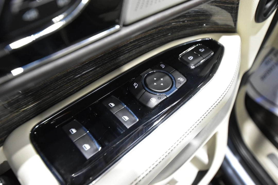 2018 Lincoln Navigator 4th Gen - Image 15 of 21