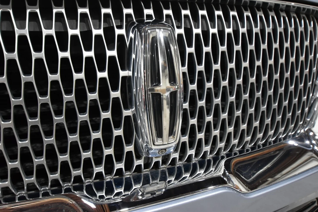 2018 Lincoln Navigator 4th Gen - Image 3 of 12