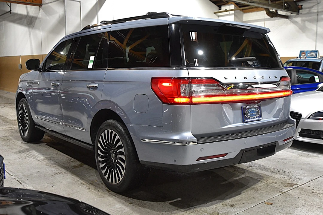 2018 Lincoln Navigator 4th Gen - Image 9 of 12