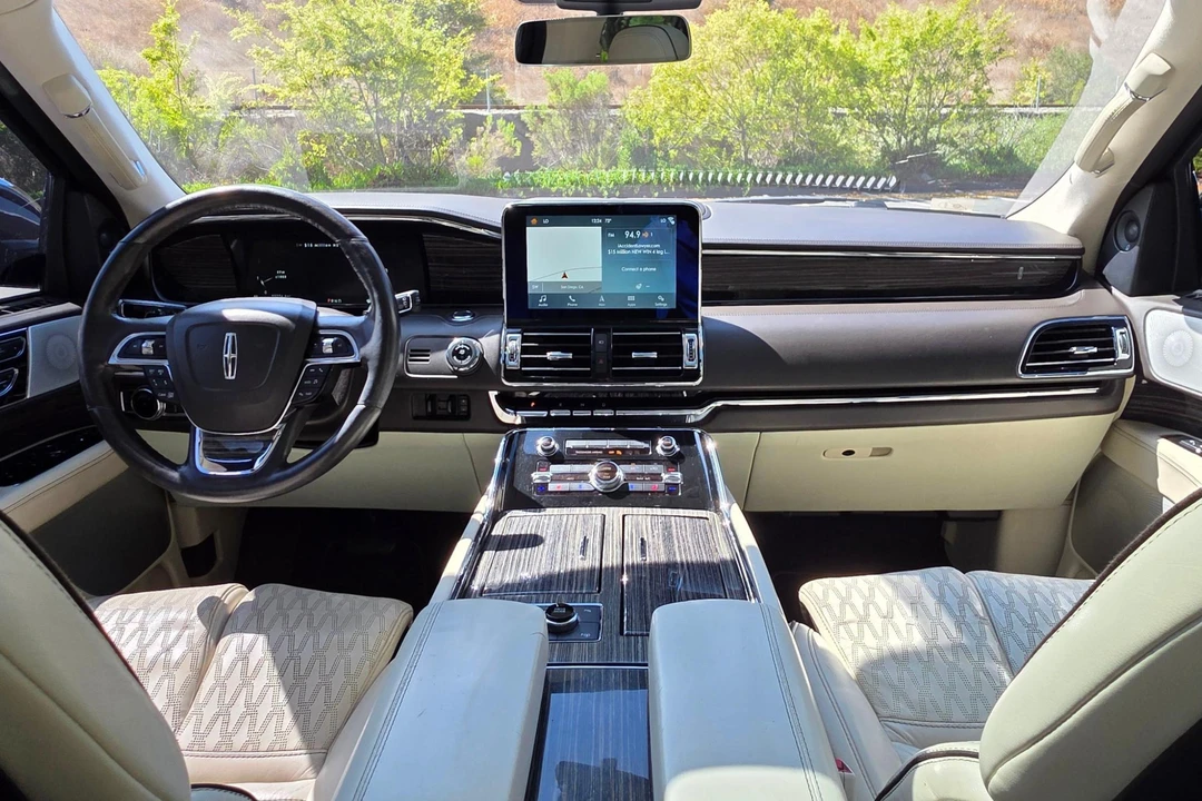 2018 Lincoln Navigator 4th Gen - Image 23 of 31
