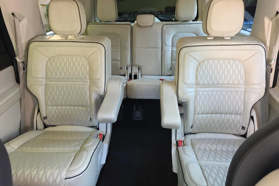 2018 Lincoln Navigator 4th Gen - Image 25 of 31