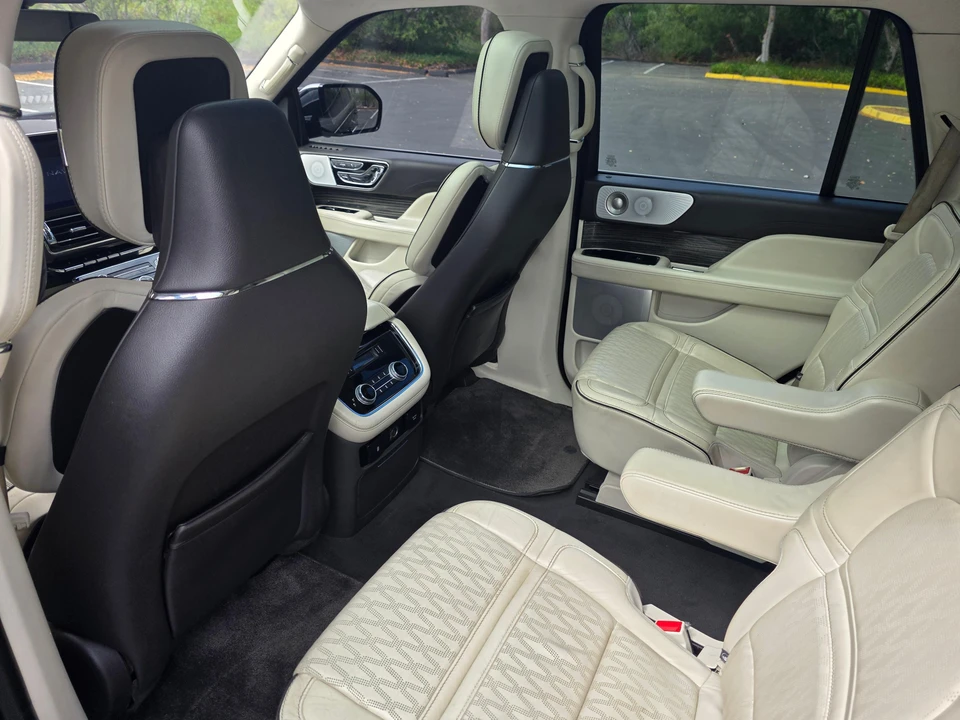 2018 Lincoln Navigator 4th Gen - Image 30 of 31