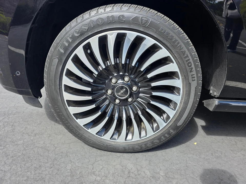 2018 Lincoln Navigator 4th Gen - Image 19 of 31
