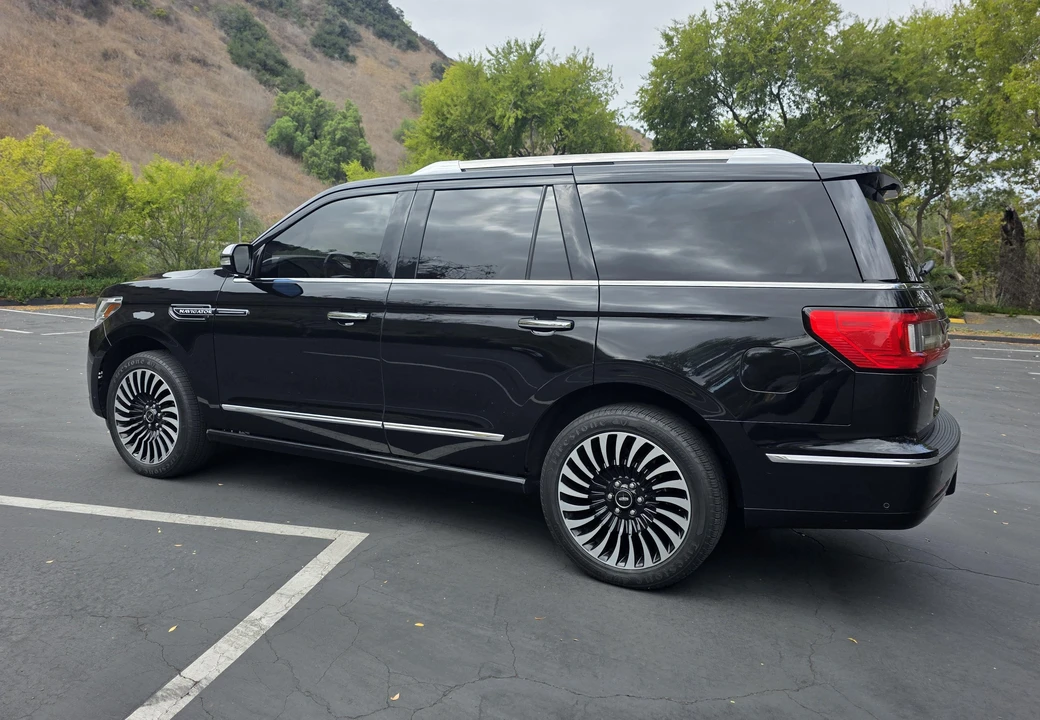 2018 Lincoln Navigator 4th Gen - Image 9 of 31