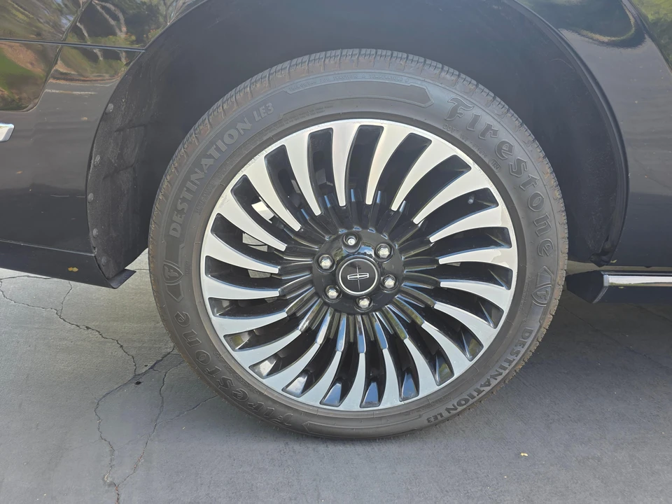 2018 Lincoln Navigator 4th Gen - Image 21 of 31