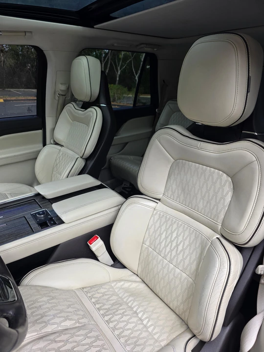 2018 Lincoln Navigator 4th Gen - Image 27 of 31