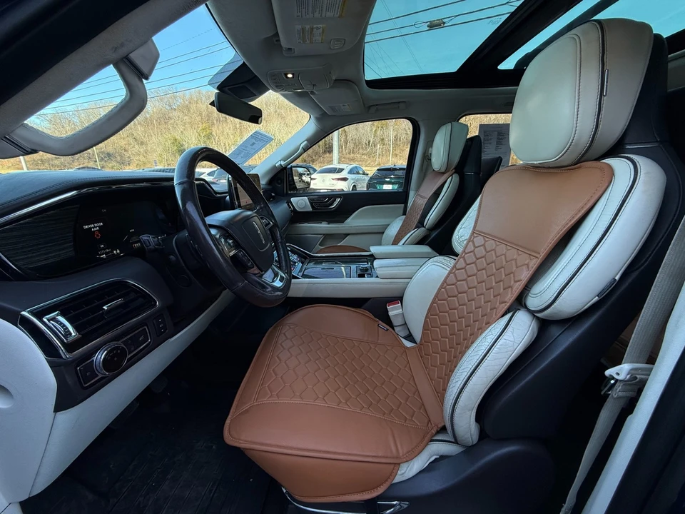 2018 Lincoln Navigator 4th Gen - Image 9 of 12
