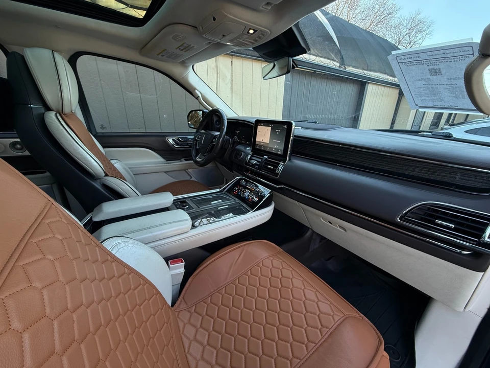 2018 Lincoln Navigator 4th Gen - Image 15 of 21