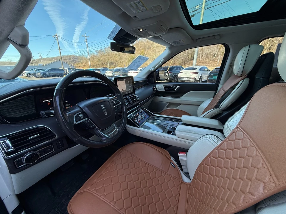 2018 Lincoln Navigator 4th Gen - Image 11 of 12