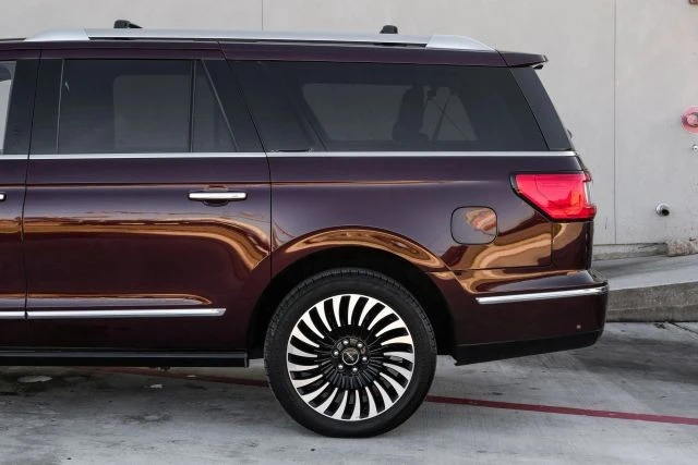 2018 Lincoln Navigator 4th Gen - Image 15 of 21