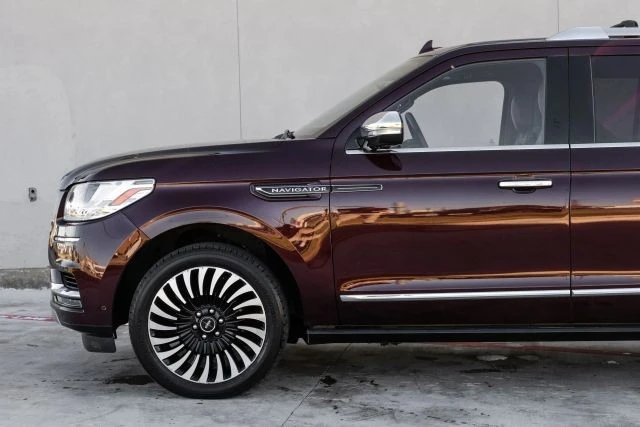 2018 Lincoln Navigator 4th Gen - Image 14 of 21