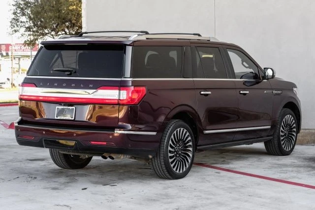 2018 Lincoln Navigator 4th Gen - Image 10 of 21