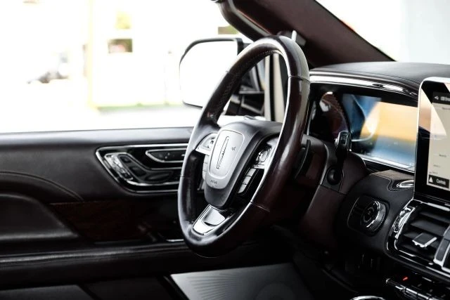 2018 Lincoln Navigator 4th Gen - Image 17 of 21