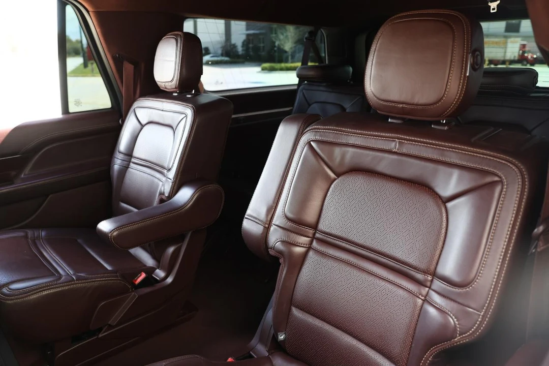 2018 Lincoln Navigator 4th Gen - Image 8 of 12