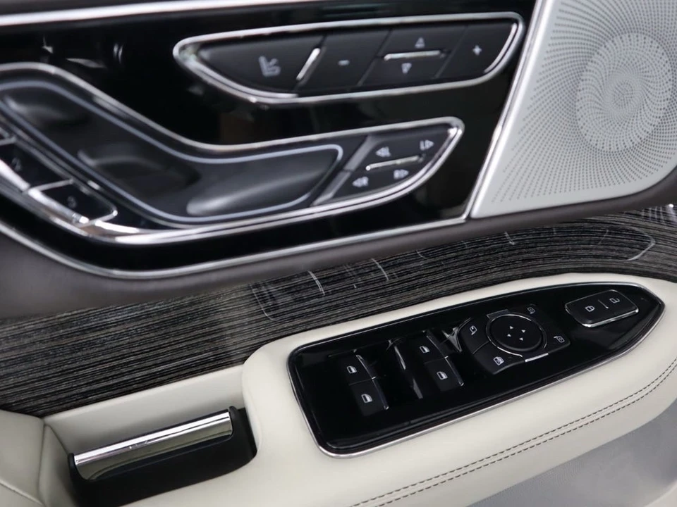 2018 Lincoln Navigator 4th Gen - Image 13 of 17
