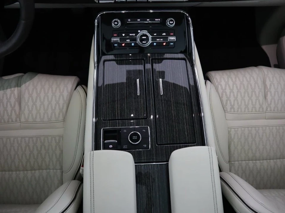 2018 Lincoln Navigator 4th Gen - Image 15 of 17