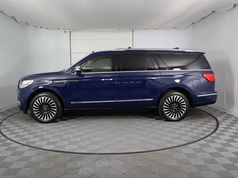2018 Lincoln Navigator 4th Gen - Image 3 of 17