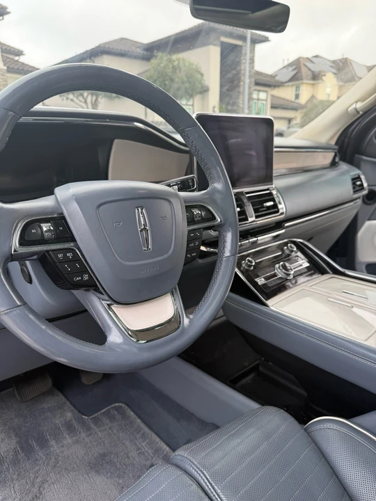 2018 Lincoln Navigator 4th Gen - Image 11 of 12