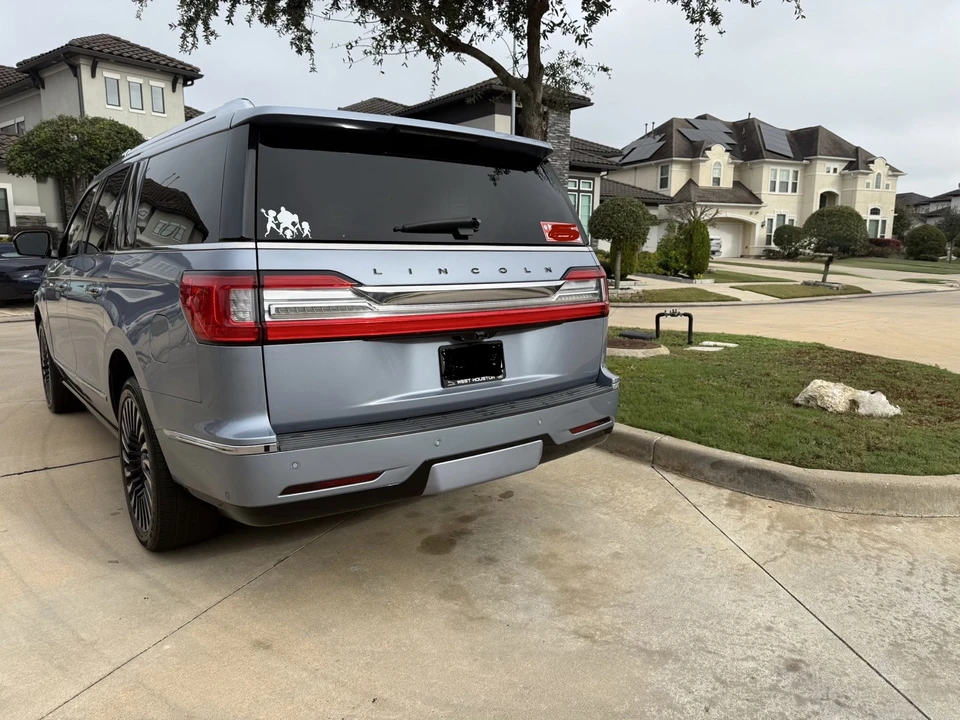 2018 Lincoln Navigator 4th Gen - Image 2 of 12