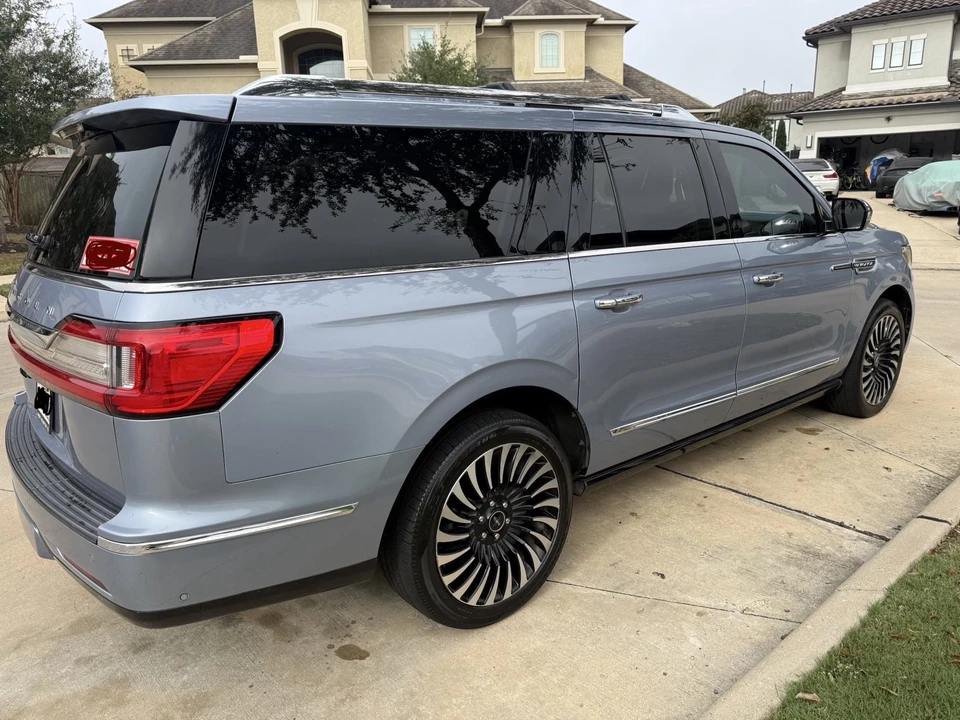 2018 Lincoln Navigator 4th Gen - Image 3 of 12