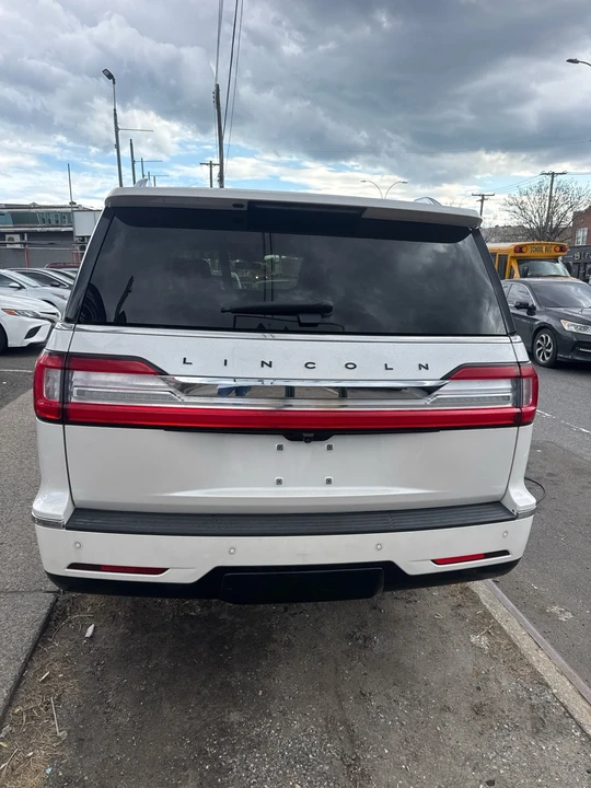 2018 Lincoln Navigator 4th Gen - Image 5 of 18