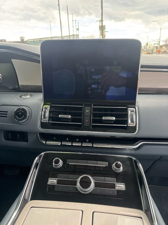 2018 Lincoln Navigator 4th Gen - Image 15 of 18