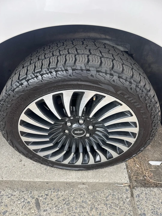 2018 Lincoln Navigator 4th Gen - Image 6 of 18