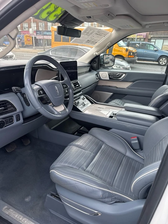 2018 Lincoln Navigator 4th Gen - Image 9 of 18